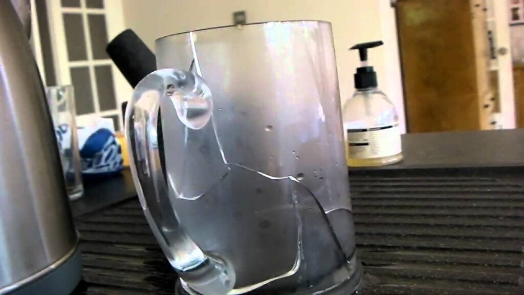 can you put glass in boiling water